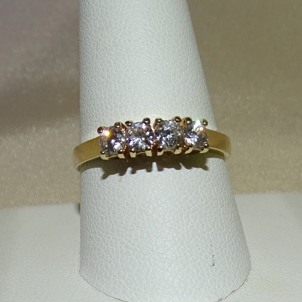 RING WITH SAPPHIRE STONES